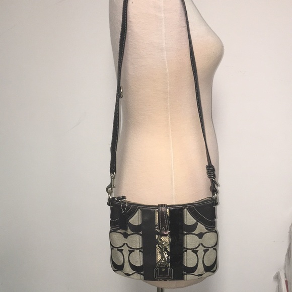 Coach Handbags - AUTHENTIC COACH PURSE